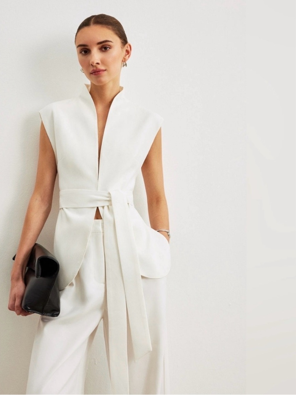 Commense White Sleeveless Tie-Waist Blouse